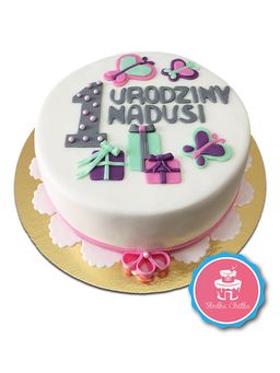 Tort na roczek - Minimalistyczny tort na roczek z prezentami i motylkami